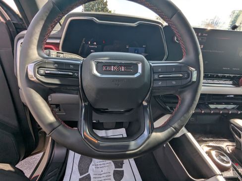 Used 2023 GMC Canyon AT4X image 20