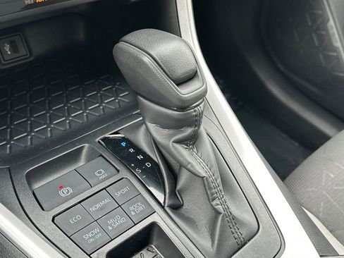 Certified 2025 Toyota RAV4 XLE AWD/4WD image 21