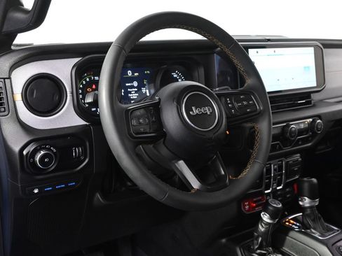Used 2024 Jeep Wrangler Unlimited AWD/4WD image 11