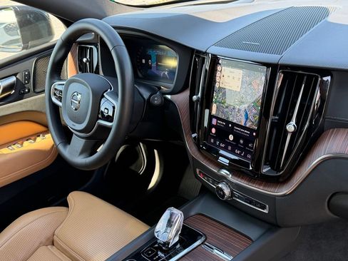 Certified 2023 Volvo XC60 B5 Ultimate w/ Climate Package AWD/4WD image 13