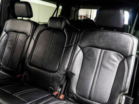 Used 2024 Jeep Wagoneer L Series II w/ Flexible Seating Group AWD/4WD image 36