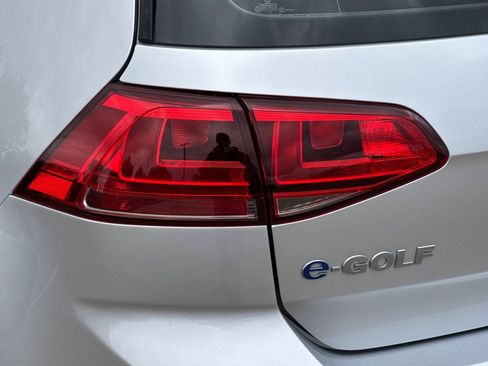 Used 2016 Volkswagen e-Golf SE w/ DC Fast Charging Package image 43
