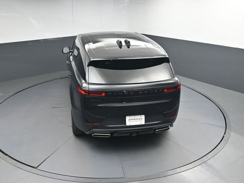 Used 2025 Land Rover Range Rover Sport SE AWD/4WD image 34