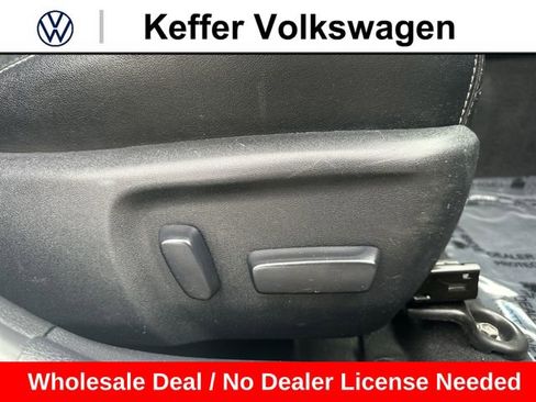 Used 2012 Toyota Camry SE w/ Leather Pkg FWD image 31