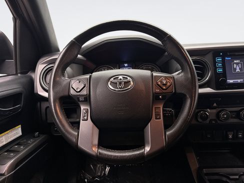 Used 2019 Toyota Tacoma TRD Off-Road image 12