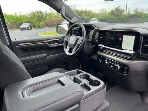 Used 2024 GMC Sierra 1500 Elevation AWD/4WD image 9