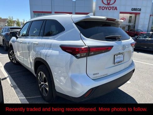 Used 2023 Toyota Highlander XLE AWD/4WD image 8