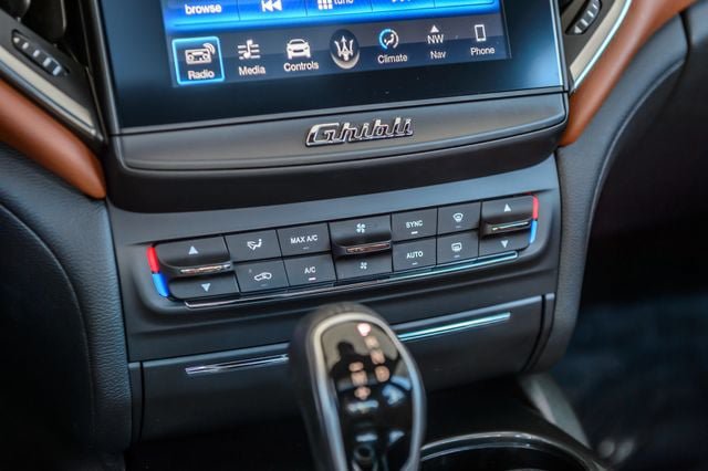 Used 2018 Maserati Ghibli RWD image 34
