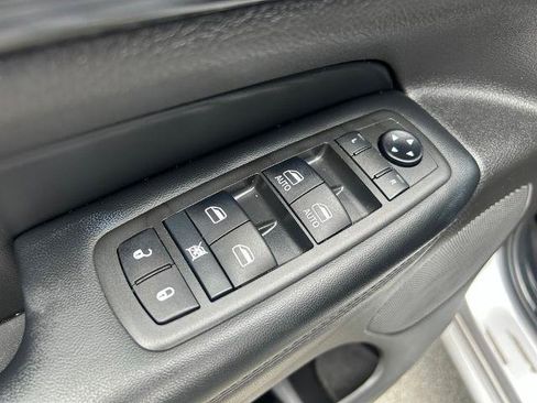 Used 2021 Jeep Grand Cherokee Laredo X AWD/4WD image 14