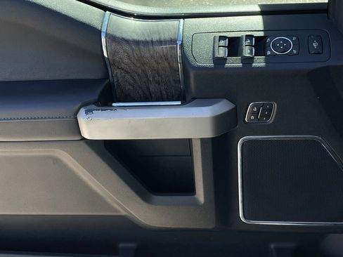 Used 2019 Ford F250 Lariat w/ Lariat Value Package image 19