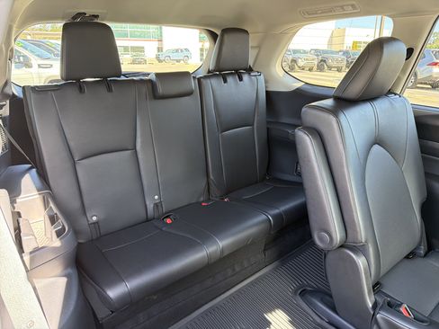 Certified 2025 Toyota Grand Highlander XLE image 29