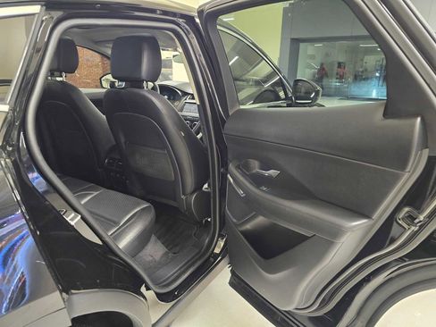 Used 2018 Jaguar E-PACE SE image 15