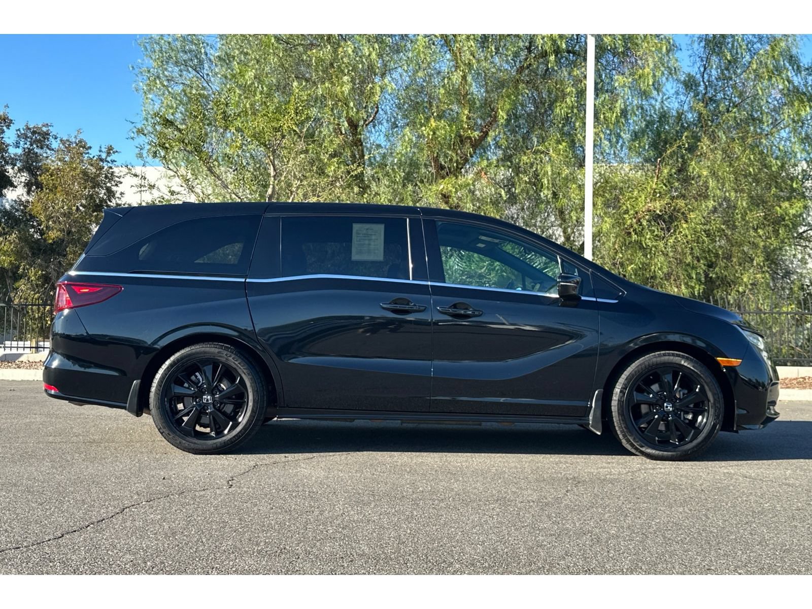 Used 2024 Honda Odyssey Sport image 7