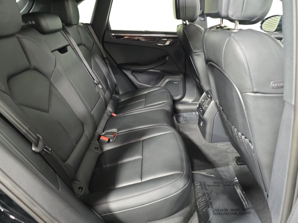 Certified 2026 Porsche Macan AWD/4WD image 26