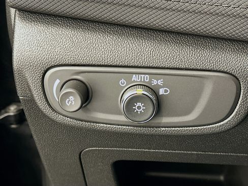 Used 2025 Chevrolet TrailBlazer LT w/ Driver Confidence Package image 17