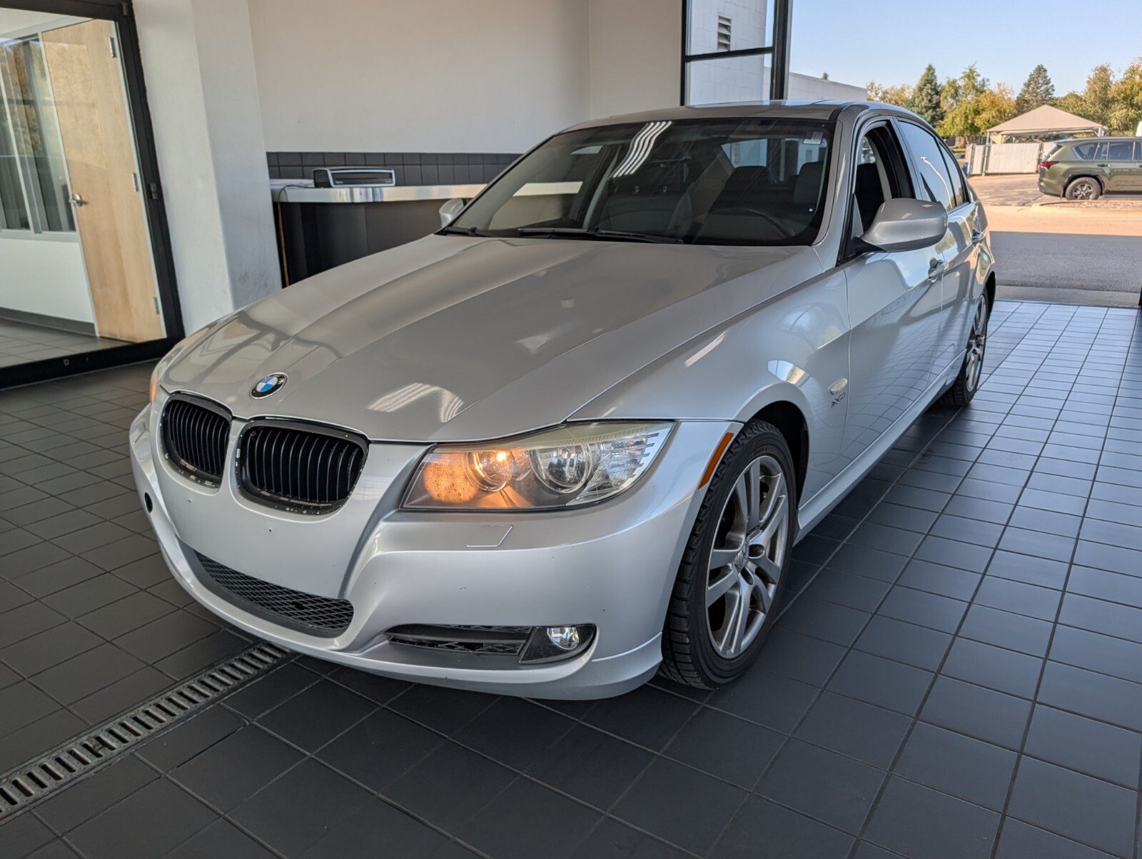 Used 2009 BMW 328i xDrive Sedan AWD/4WD image 6