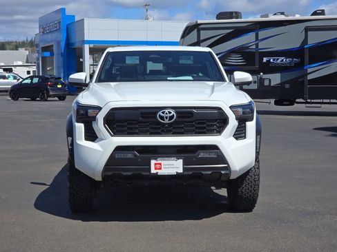 Certified 2024 Toyota Tacoma TRD Off-Road w/ TRD Off Road Premium Package AWD/4WD image 3