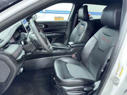 Used 2024 Jeep Compass Trailhawk image 15