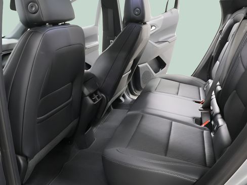 New 2026 Chevrolet Equinox LT w/ Convenience Package II FWD image 27
