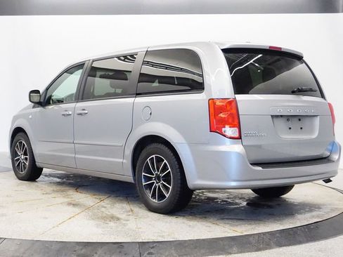 Used 2014 Dodge Grand Caravan SXT image 3