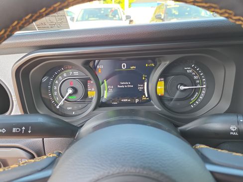 Used 2024 Jeep Wrangler Unlimited AWD/4WD image 25