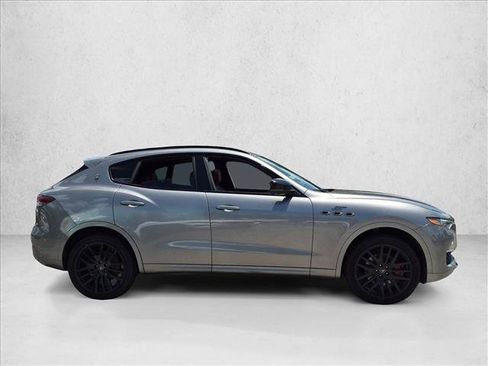 Used 2022 Maserati Levante GT AWD/4WD image 4