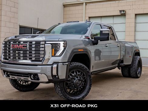 Used 2024 GMC Sierra 3500 Denali w/ Denali Reserve Package AWD/4WD image 5