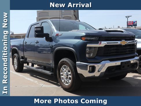 Used 2025 Chevrolet Silverado 2500 LT w/ Safety Package image 1