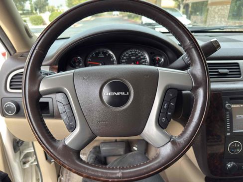 Used 2014 GMC Yukon Denali image 34