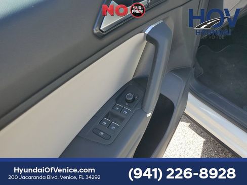 Used 2018 Volkswagen Tiguan SE AWD/4WD image 27