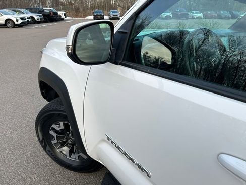 Certified 2023 Toyota Tacoma TRD Off-Road image 15