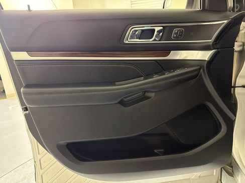 Used 2018 Ford Explorer Limited FWD image 20