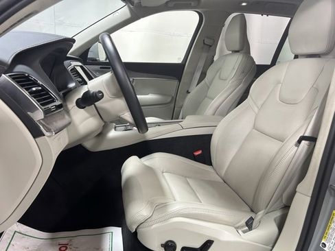 Used 2024 Volvo XC90 B6 Ultimate w/ Lounge Package image 4