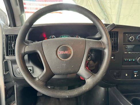 Used 2018 GMC Savana 2500 RWD image 17