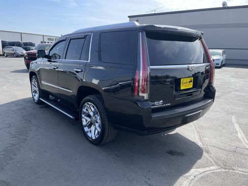Used 2016 Cadillac Escalade Platinum AWD/4WD image 6