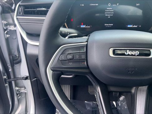Certified 2025 Jeep Grand Cherokee L Altitude AWD/4WD image 23