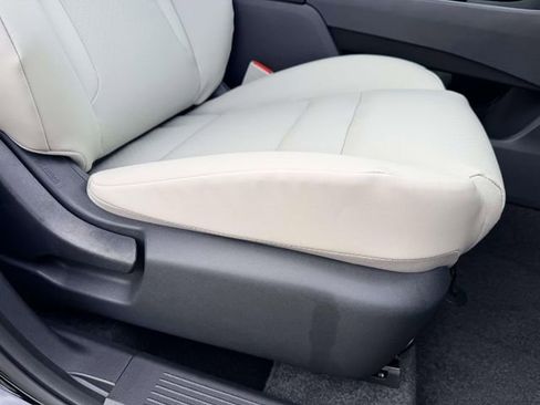New 2026 Nissan Rogue SV w/ SV Premium Package AWD/4WD image 9