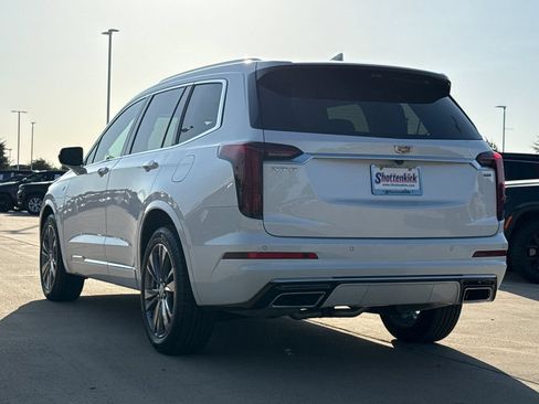 Used 2024 Cadillac XT6 Premium Luxury w/ Technology Package FWD image 6