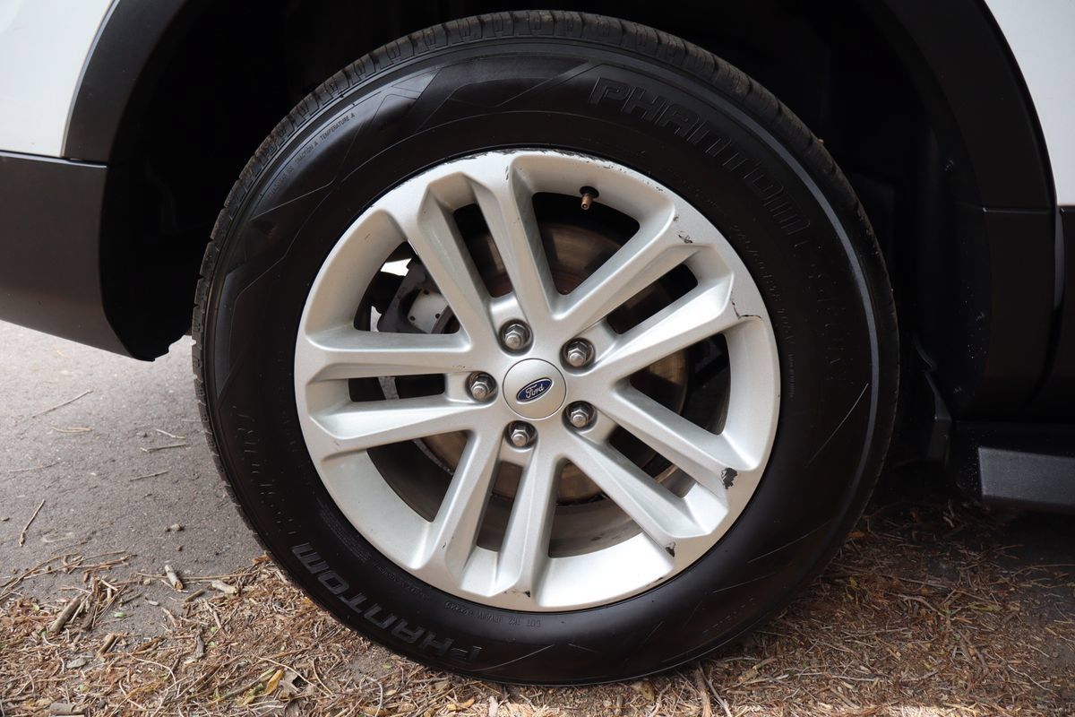 Used 2015 Ford Explorer 4WD image 44