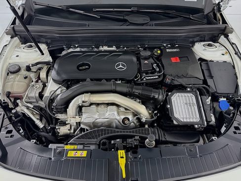 Certified 2025 Mercedes-Benz GLB 250 GLB 250 image 11