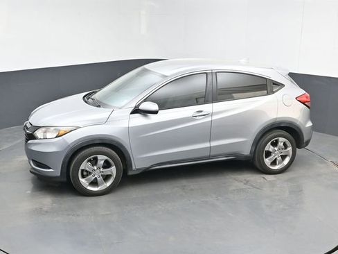 Used 2017 Honda HR-V LX image 34