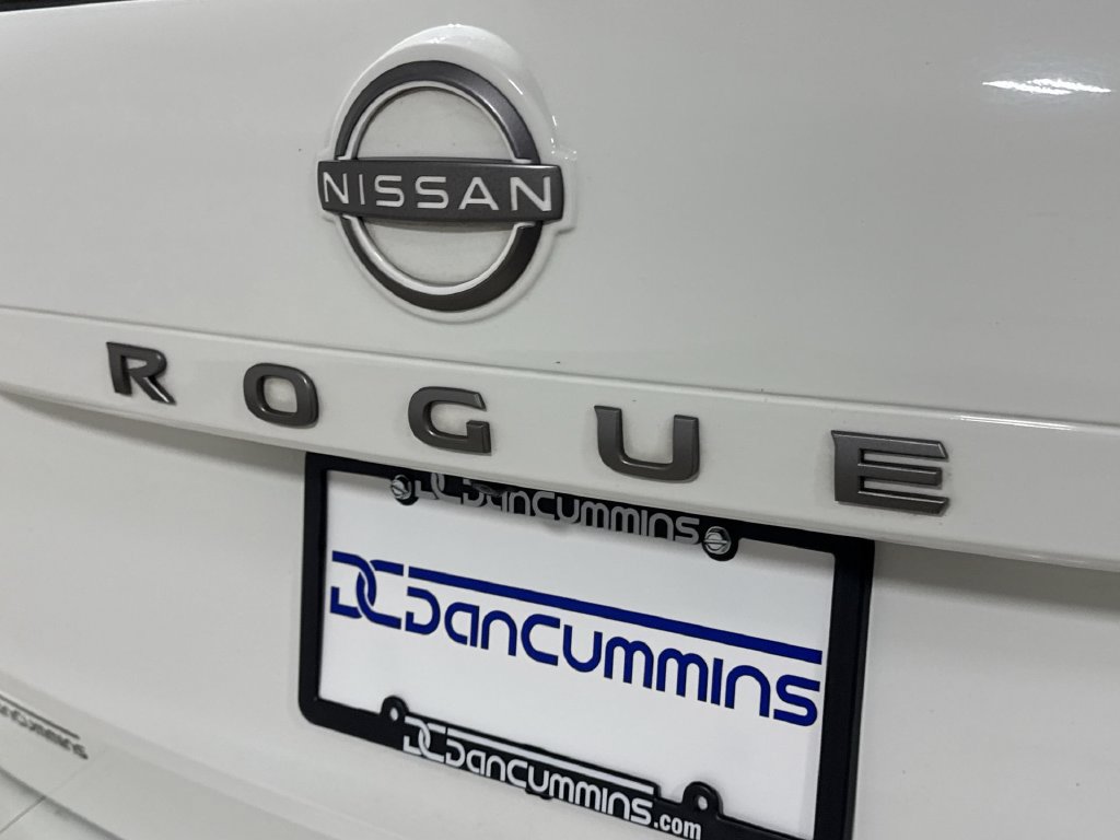Used 2024 Nissan Rogue S FWD image 25