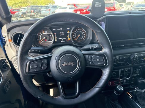Used 2024 Jeep Gladiator Mojave w/ Steel Bumper Group AWD/4WD image 11