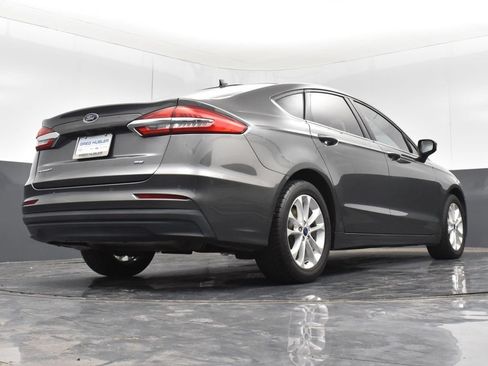 Used 2019 Ford Fusion SE FWD image 21
