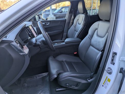 Certified 2024 Volvo XC60 T8 Ultimate w/ Protection Package Premier image 26