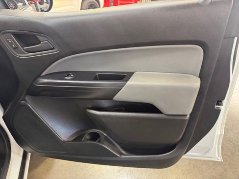 Used 2020 Chevrolet Colorado W/T w/ WT Convenience Package image 16