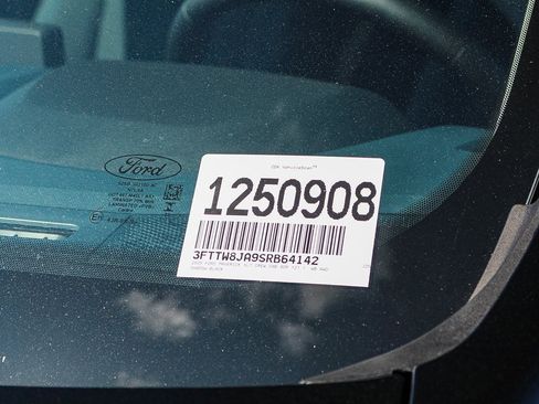 New 2025 Ford Maverick XLT w/ XLT Luxury Package image 29