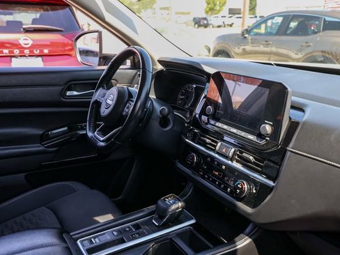 Used 2022 Nissan Pathfinder SV FWD image 20