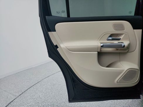 Certified 2024 Mercedes-Benz EQB 250+ image 25