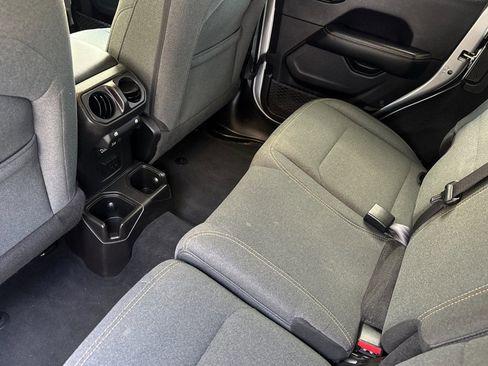 Used 2024 Jeep Wrangler Sahara image 9